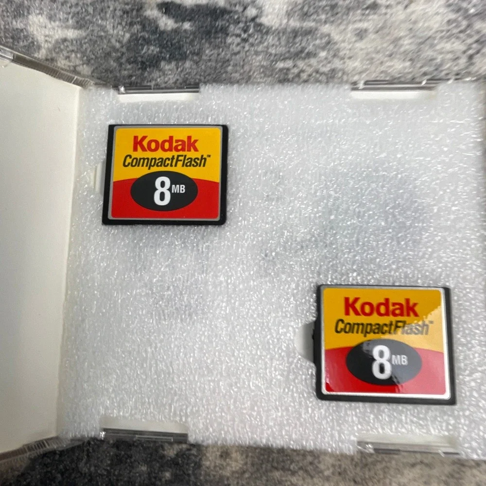 2x Kodak 8MB Compact Flash Memory Cards CF Retro Vintage Digital Camera Lot